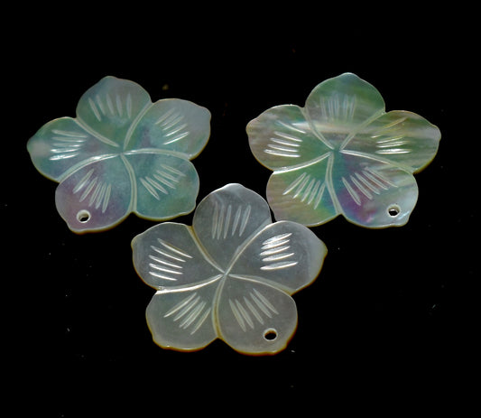 Pearl Shell Flower Carving - Intricate and beautiful flower carvings made from natural pearl shells, perfect for decoration and spiritual purposes. #PearlShellCarving #FlowerCarving #ShellArt #NaturalPearl #DecorativeArt #SpiritualDecor #HandcraftedArt #ShellCrafts #UniqueJewelry #OceanInspired