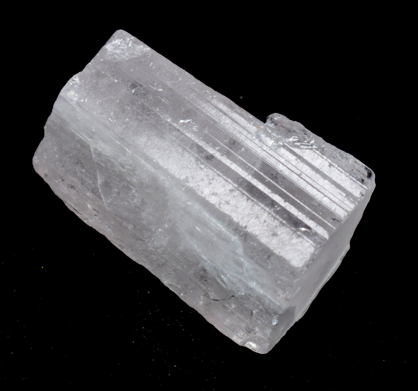 Premium Danburite Rough – Supports Emotional Healing and Inner Peace with High Vibrations #Danburite #EmotionalHealing #InnerPeace #CrystalHealing #HighVibration