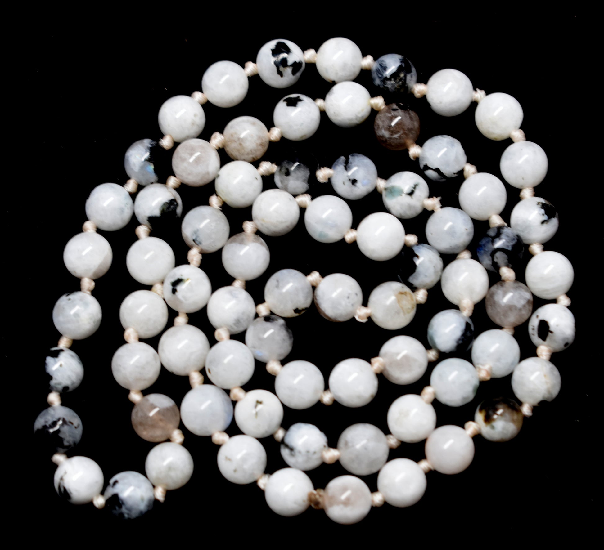 Rainbow Moonstone Bead Mala for Emotional Healing and Intuition – Enhances Spiritual Awareness and Inner Peace #RainbowMoonstone #EmotionalHealing #Intuition #CrystalHealing #Mala