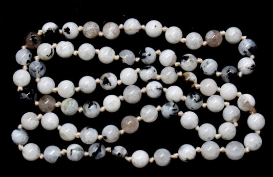 Rainbow Moonstone Bead Mala for Emotional Healing and Intuition – Enhances Spiritual Awareness and Inner Peace #RainbowMoonstone #EmotionalHealing #Intuition #CrystalHealing #Mala