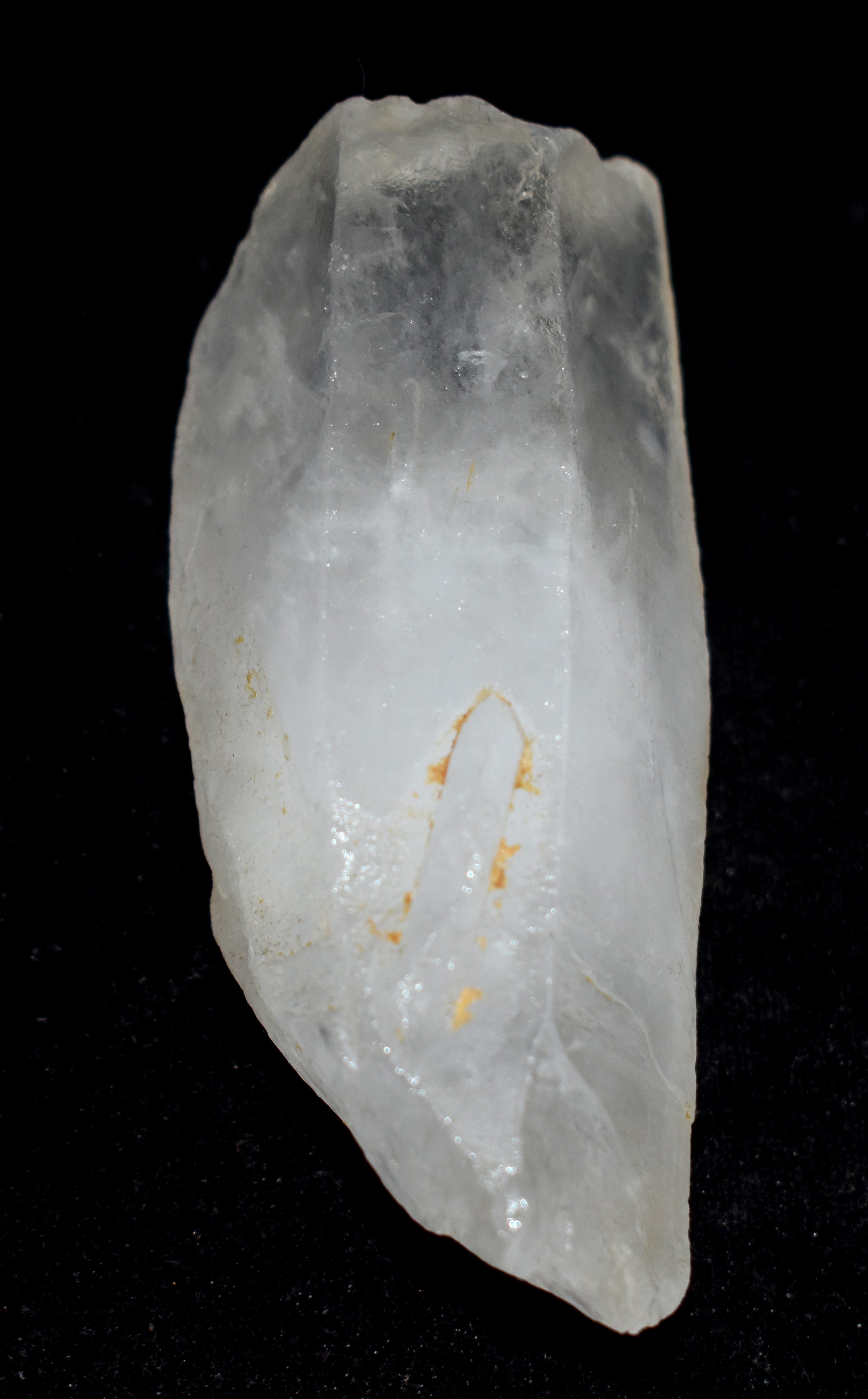 Raw Quartz Crystal Points that amplify healing energy and support spiritual growth. #Quartz #HealingEnergy #SpiritualGrowth #Crystal #Energy