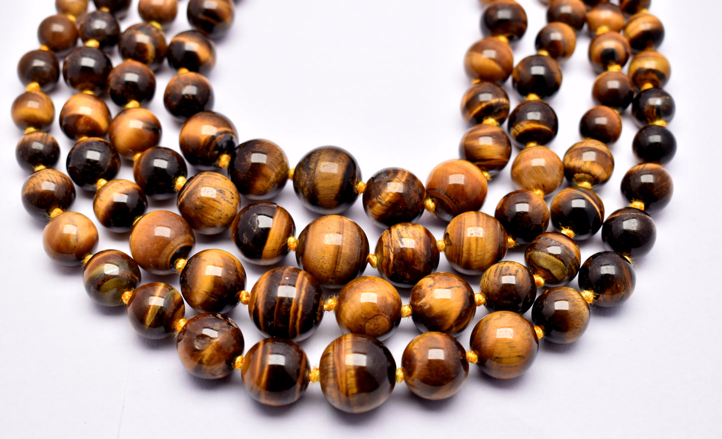 This strand features natural tiger eye round beads (6mm to 16mm), perfect for creating elegant and grounding jewelry.
#TigerEye #BeadStrand #GemstoneJewelry #HealingCrystals #JewelryMaking #CrystalBeads