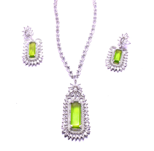 This stylish metal necklace set comes with matching earrings for a chic, polished look.
#MetalNecklace #JewelrySet #NecklaceAndEarrings #FashionJewelry #ChicStyle #ElegantJewelry