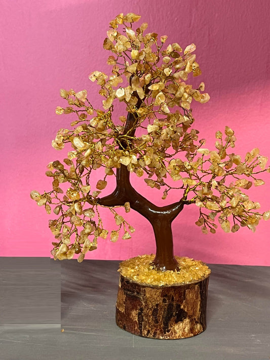 Citrine Stone Tree enhances confidence, inner strength, and positivity. #Citrine #Confidence #InnerStrength #CrystalTree #Positivity