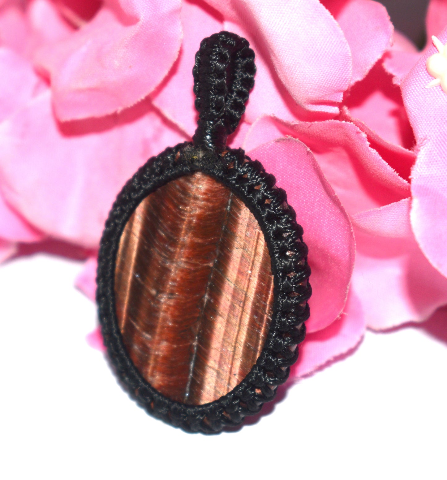 Very Rare & Natural Red Iron Tiger Eye Cabochon Macrame {Thread} Pendant - {Weight-10.44 Gram}