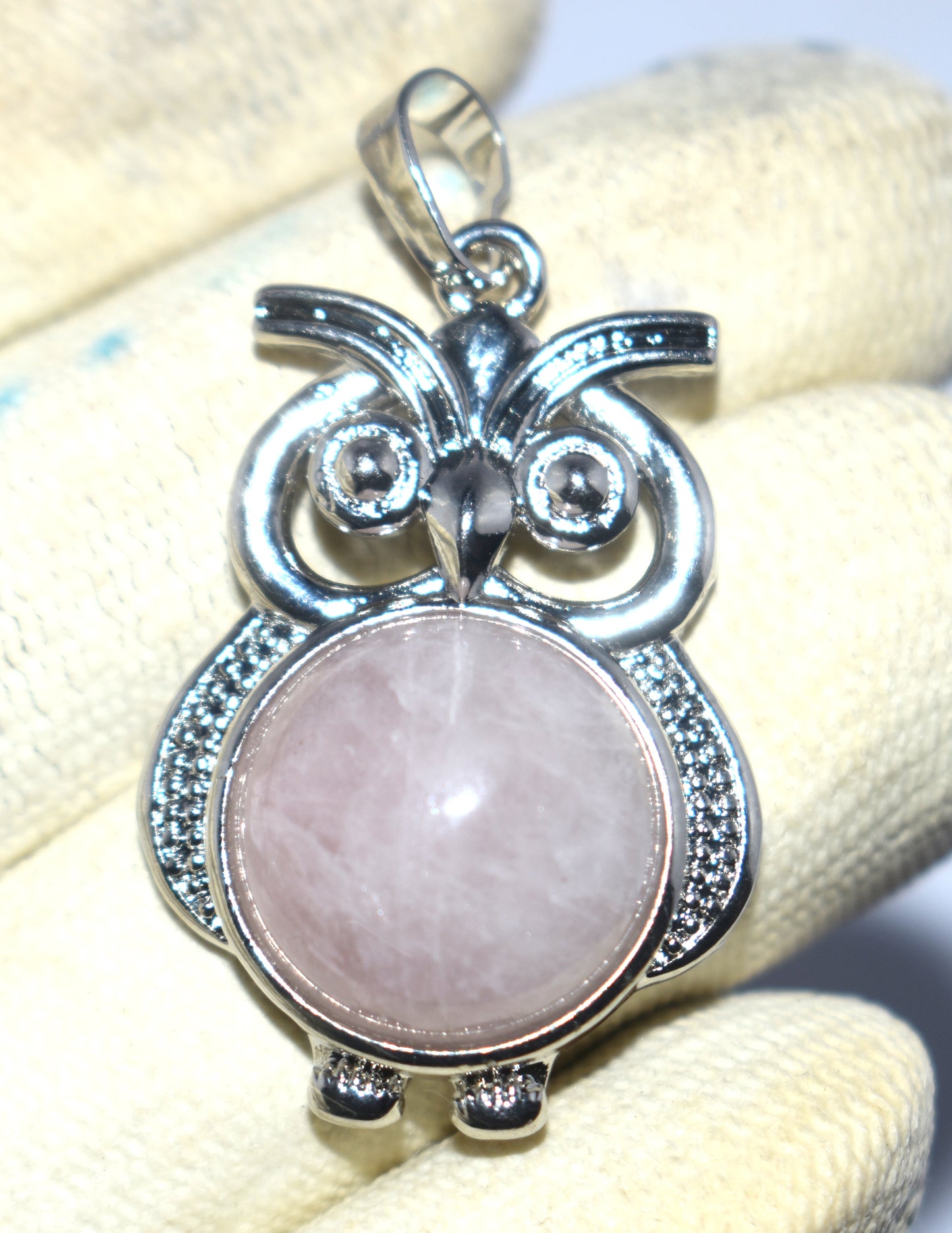 Beautiful Rose Quartz Owl Locket, {Weight - 8.95 Gram}