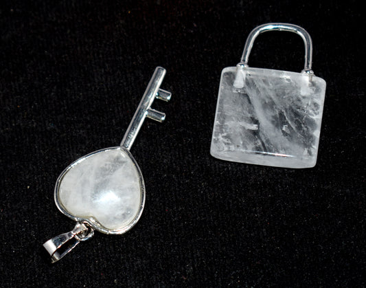 {Key and Lock} White Crystal Tala Chaabi Set, {Weight - 9.25 Gram}