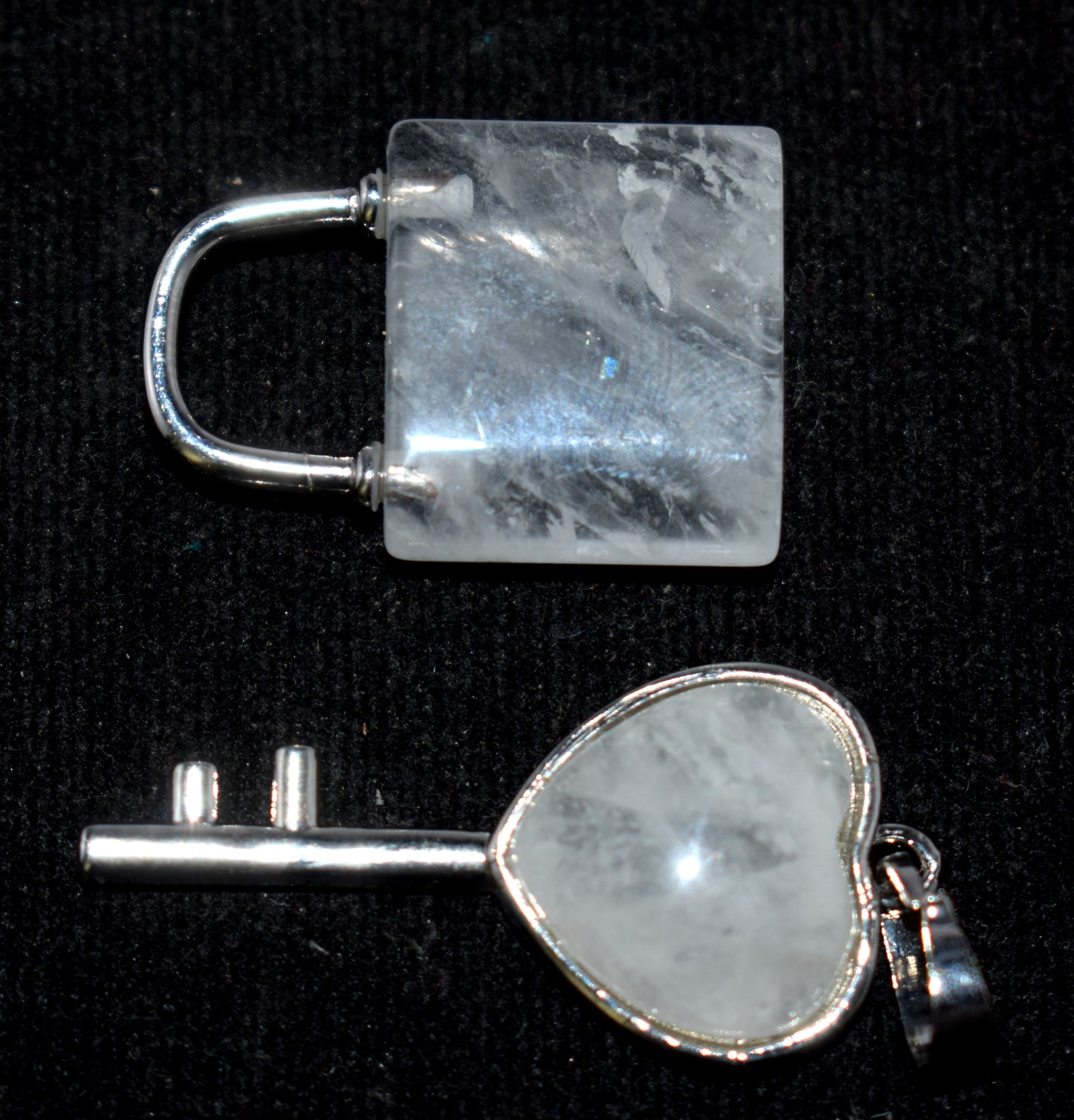 {Key and Lock} White Crystal Tala Chaabi Set, {Weight - 9.25 Gram}