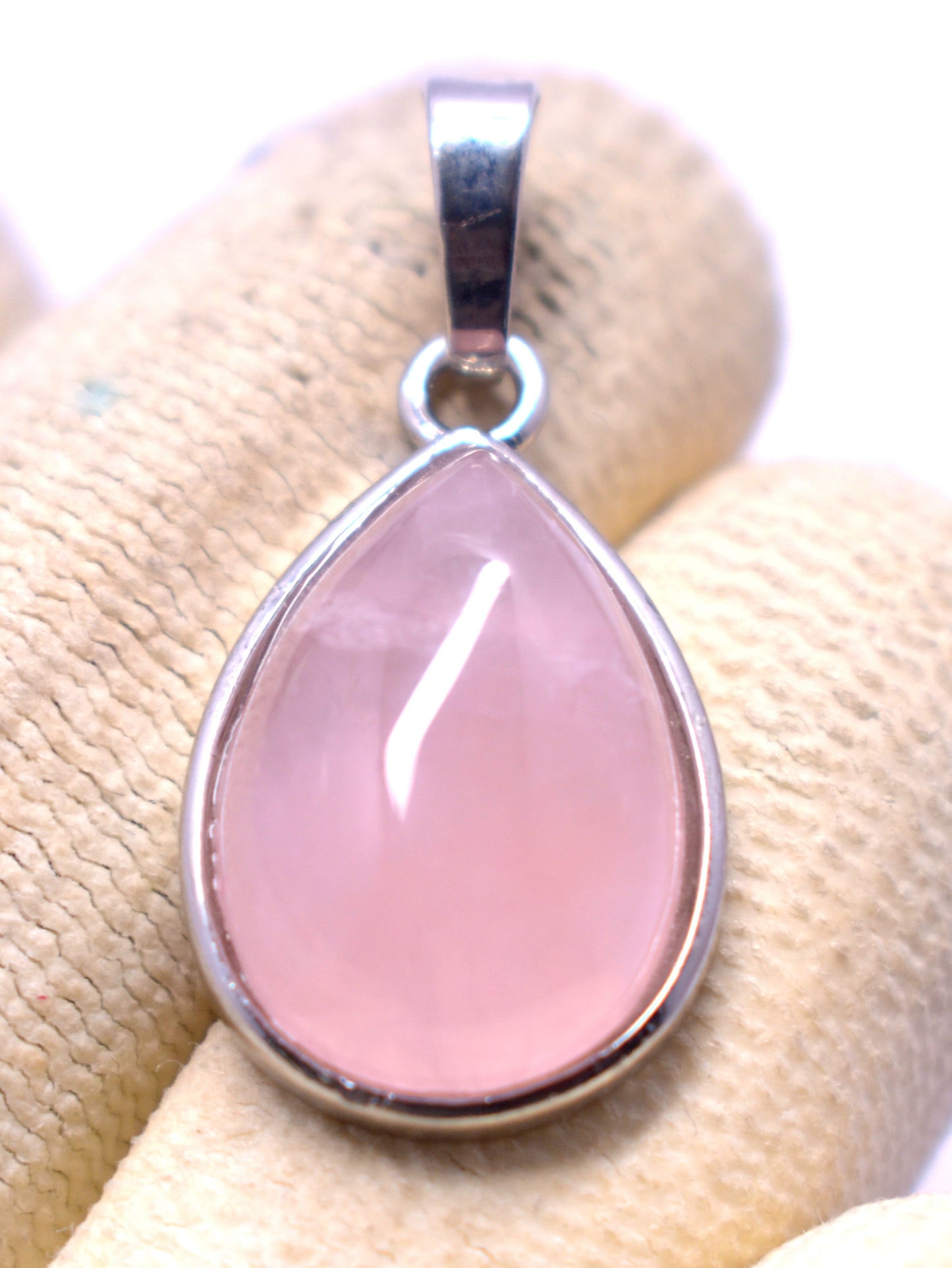 Rose Quartz Locket, {Weight - 3.70 Gram}