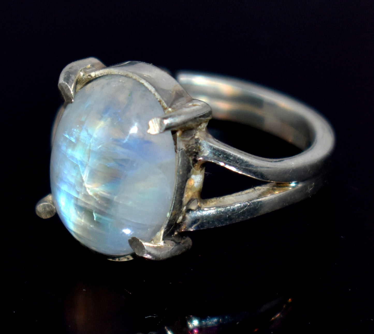 Rainbow Moonstone 925 Sterling Silver Ring