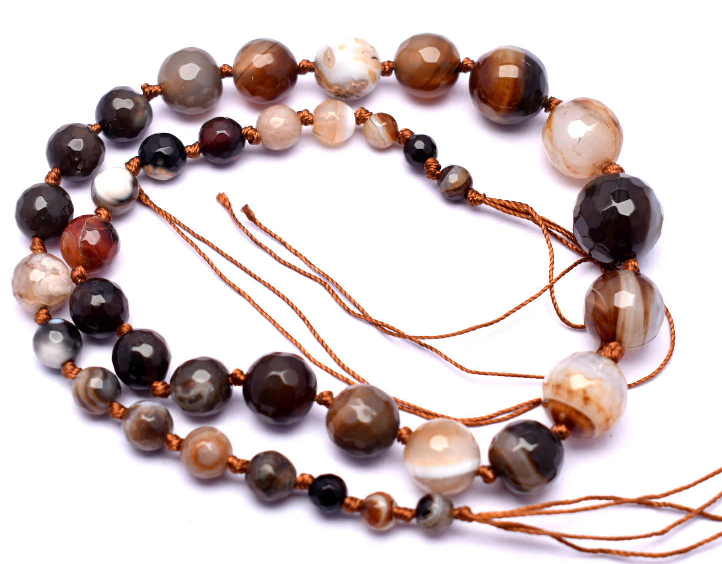 This elegant strand features knotted, round faceted Hakik beads (6mm to 16mm), perfect for jewelry making or collection.
#HakikBeads #FacetedBeads #GemstoneJewelry #HealingCrystals #CrystalBeads #FashionJewelry #JewelryMaking






