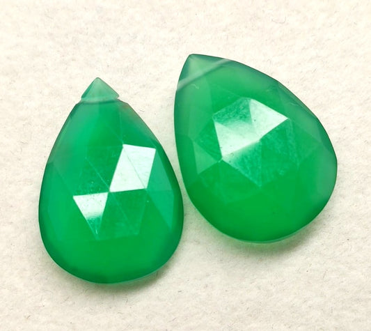 Unique Green Onyx Briolette Cut Pair – Perfect for Luxury Jewelry Designs #GreenOnyx #BrioletteGemstones #LuxuryJewelry #HandmadeDesign #ElegantAccessories






